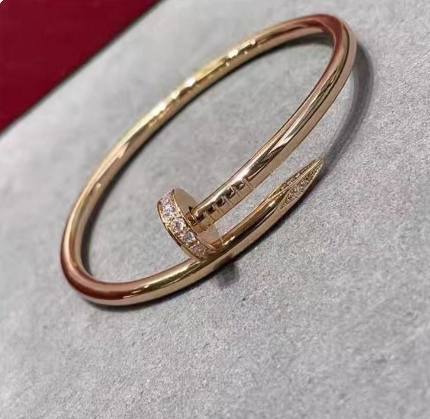 Thick Plating Head and Tail Diamond Bracelet