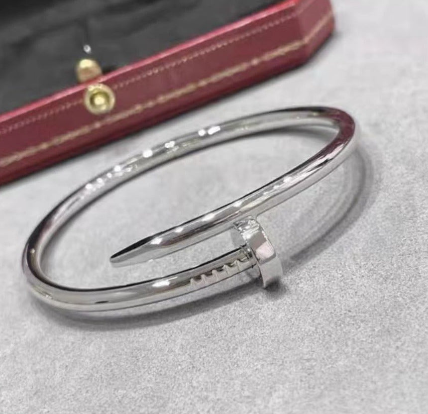 Thick Plating Head and Tail Diamond Bracelet