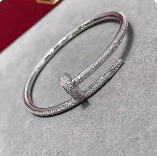 Thick Plating Head and Tail Diamond Bracelet