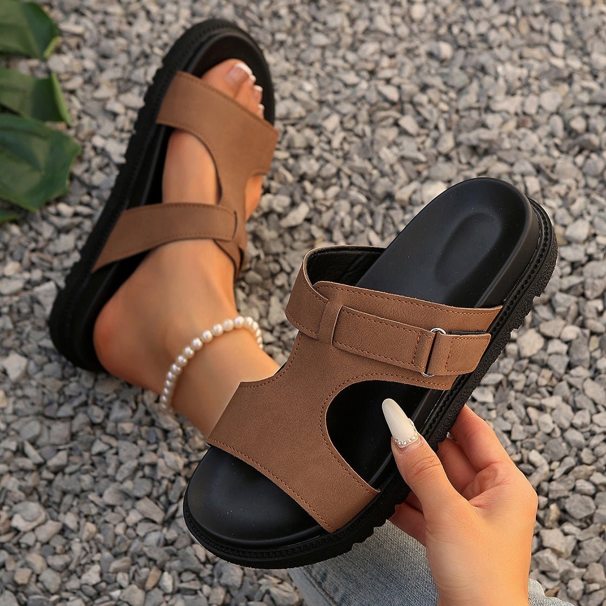European and American Open - Toe Beach Sandals Large Size Rivet Buckle Strap Thick Sole Outdoor Wearing Slippers for Women - FashionTech